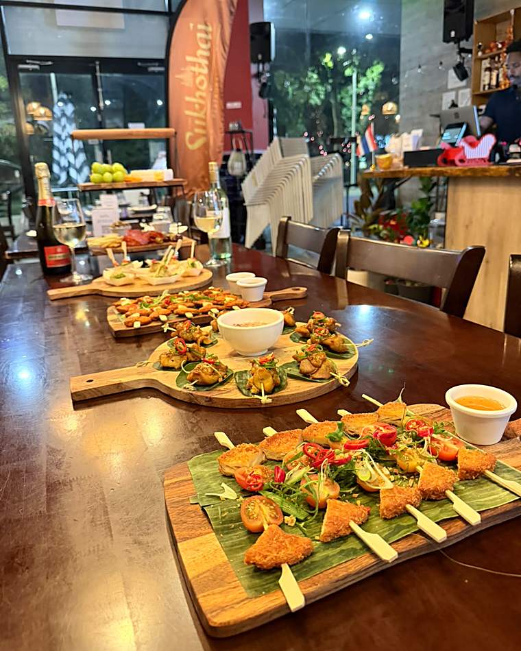 Thai canapé grazing platters for functions at Golden Sukhothai